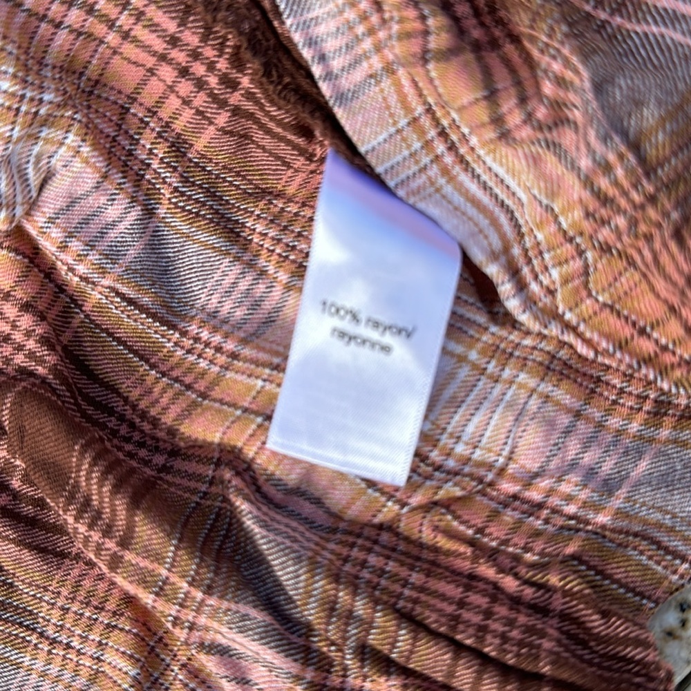 Maurices, Size Large, 3/4 Sleeve Plaid Cardigan - Picture 4 of 6